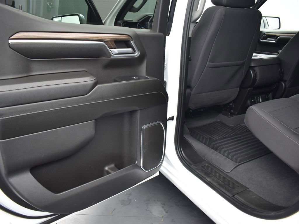 Used 2023 Chevrolet Silverado 1500 LT image 30