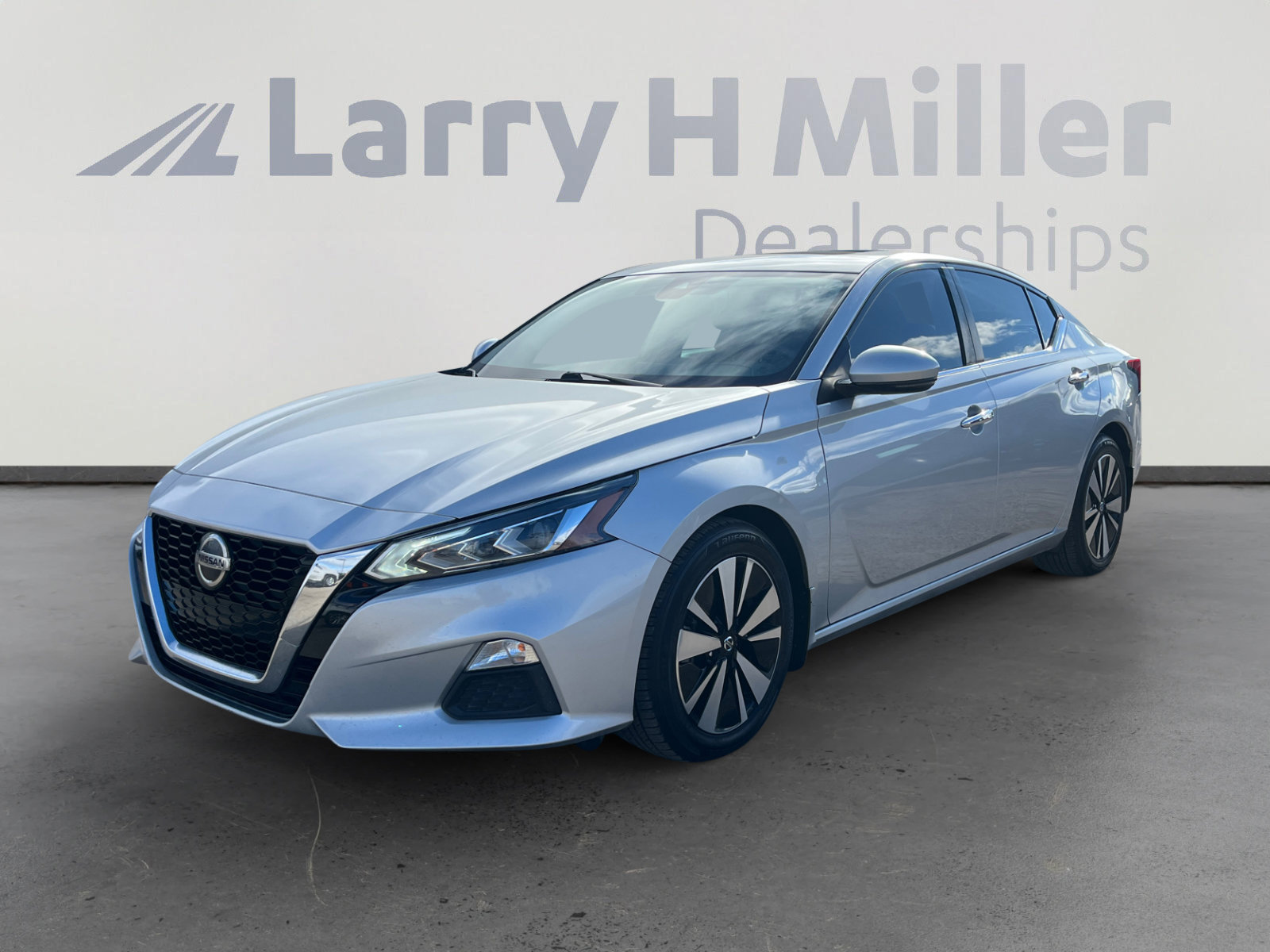 Used 2021 Nissan Altima 2.5 SV w/ SV Premium Package image 1