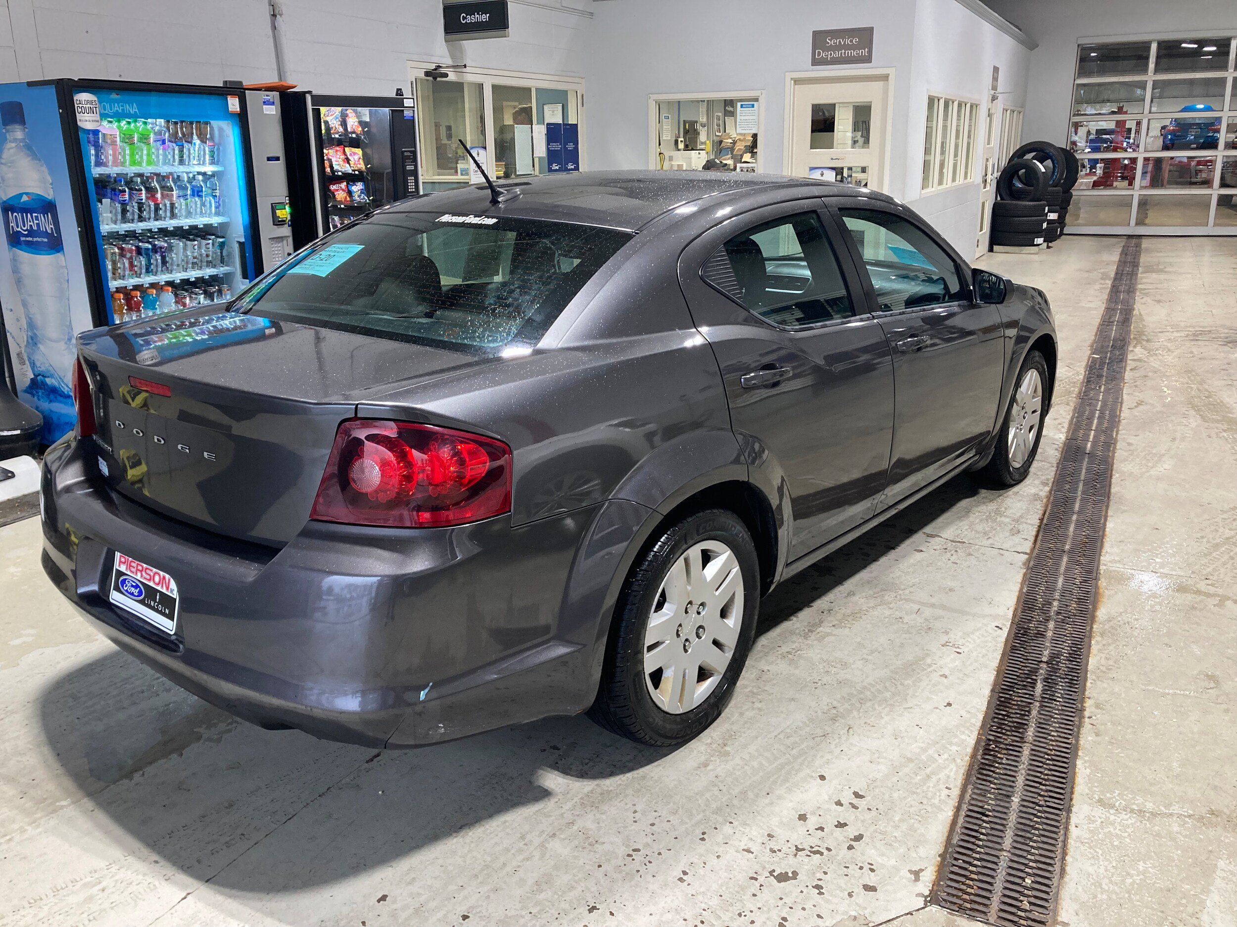 Used 2014 Dodge Avenger SE FWD image 14