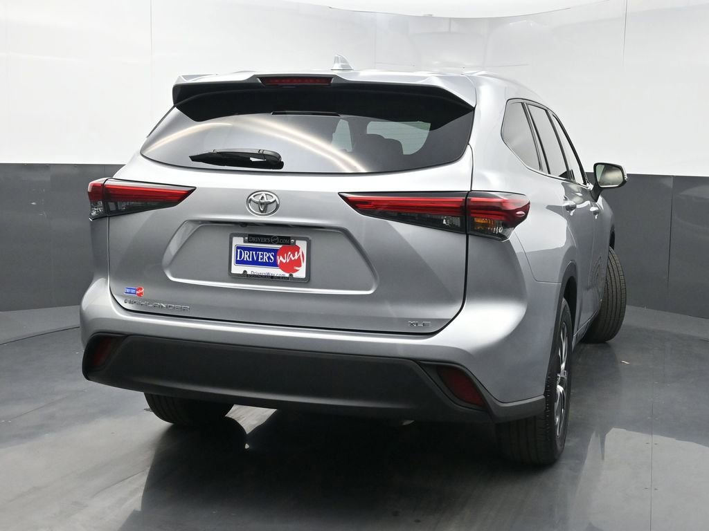 Used 2022 Toyota Highlander XLE image 43