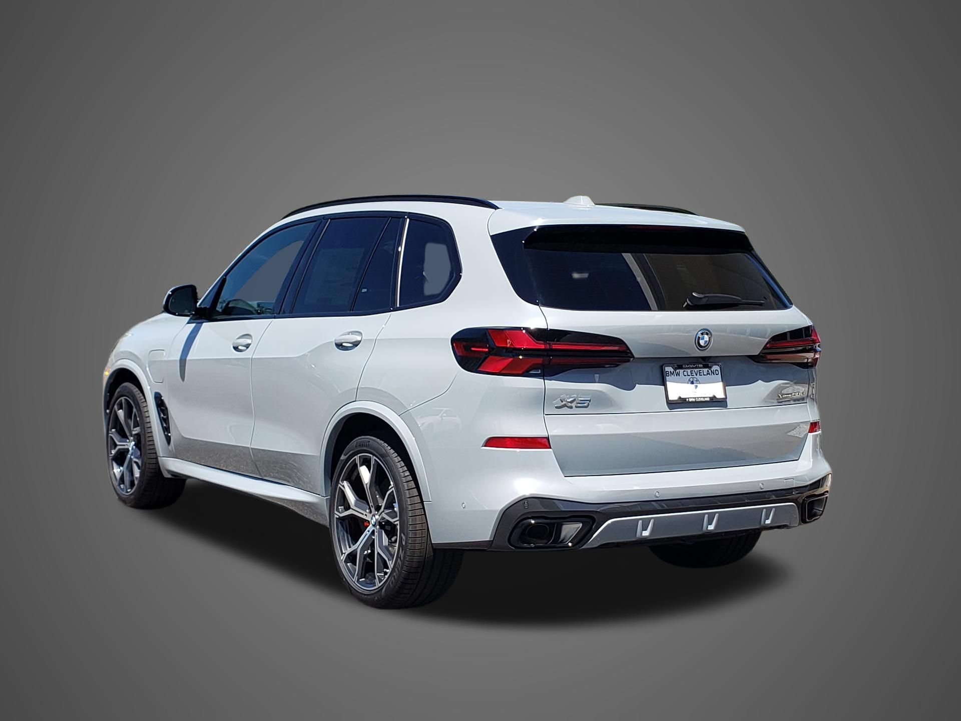 New 2026 BMW X5 xDrive50e w/ M Sport Package AWD/4WD image 7