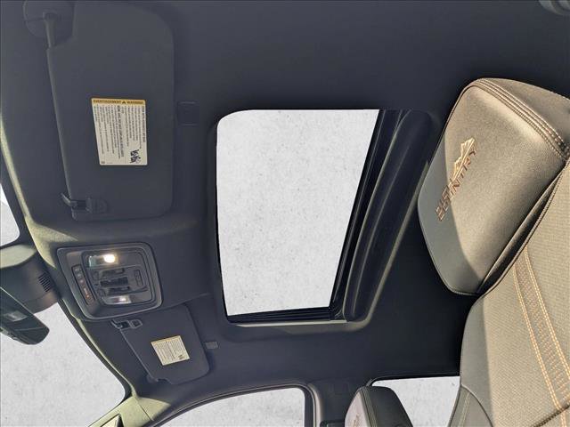 Certified 2023 Chevrolet Silverado 1500 High Country w/ Technology Package image 16