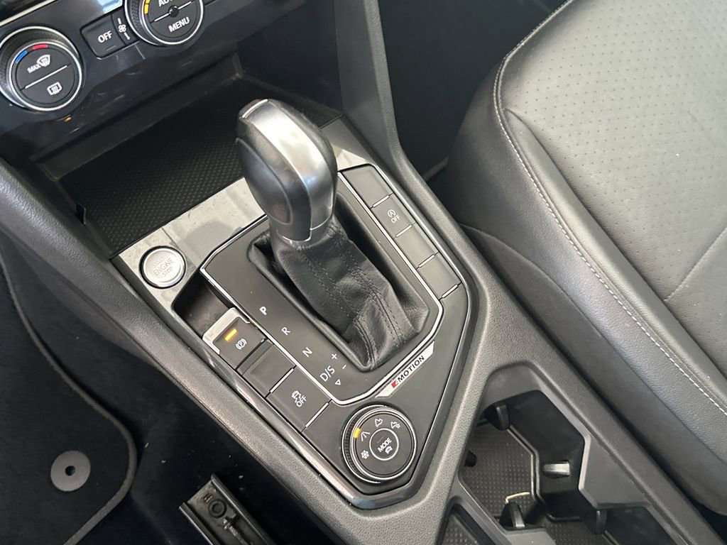 Used 2018 Volkswagen Tiguan SE image 26