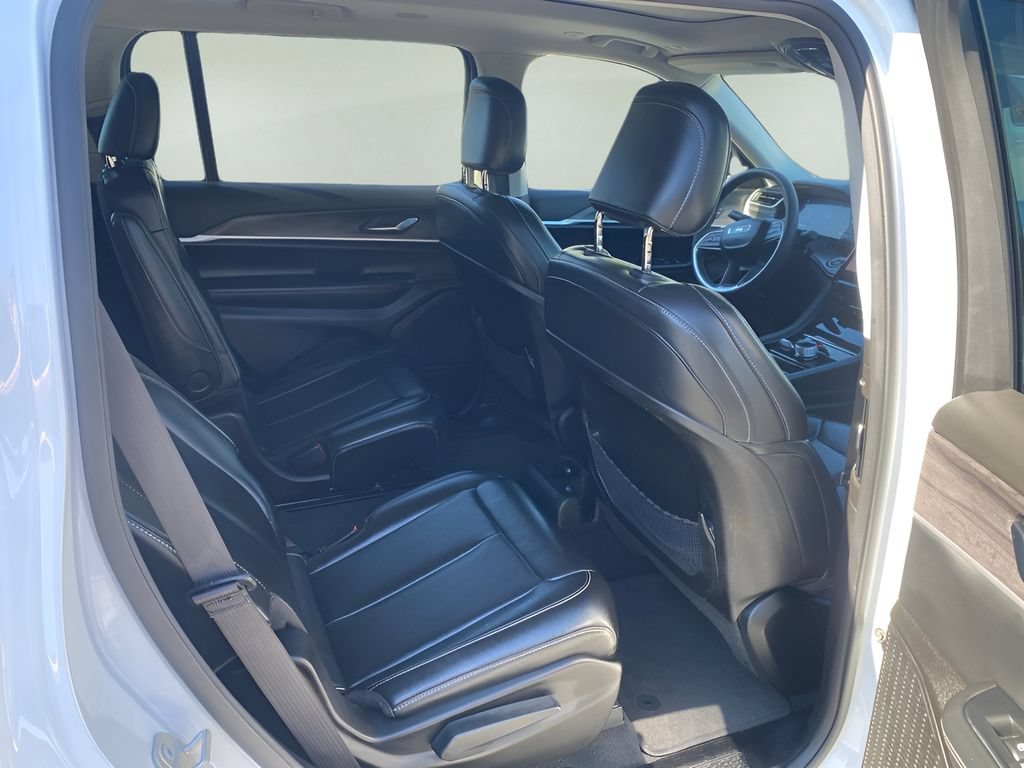 Used 2023 Jeep Grand Cherokee L Limited AWD/4WD image 26