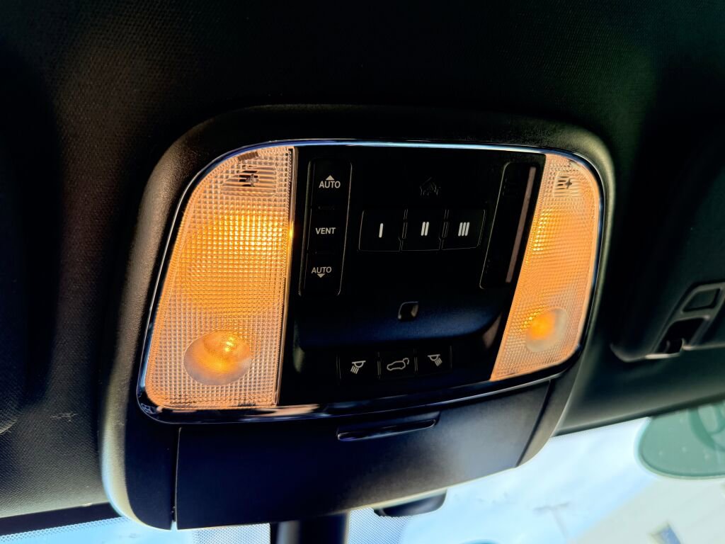 Used 2019 Jeep Grand Cherokee Altitude image 8