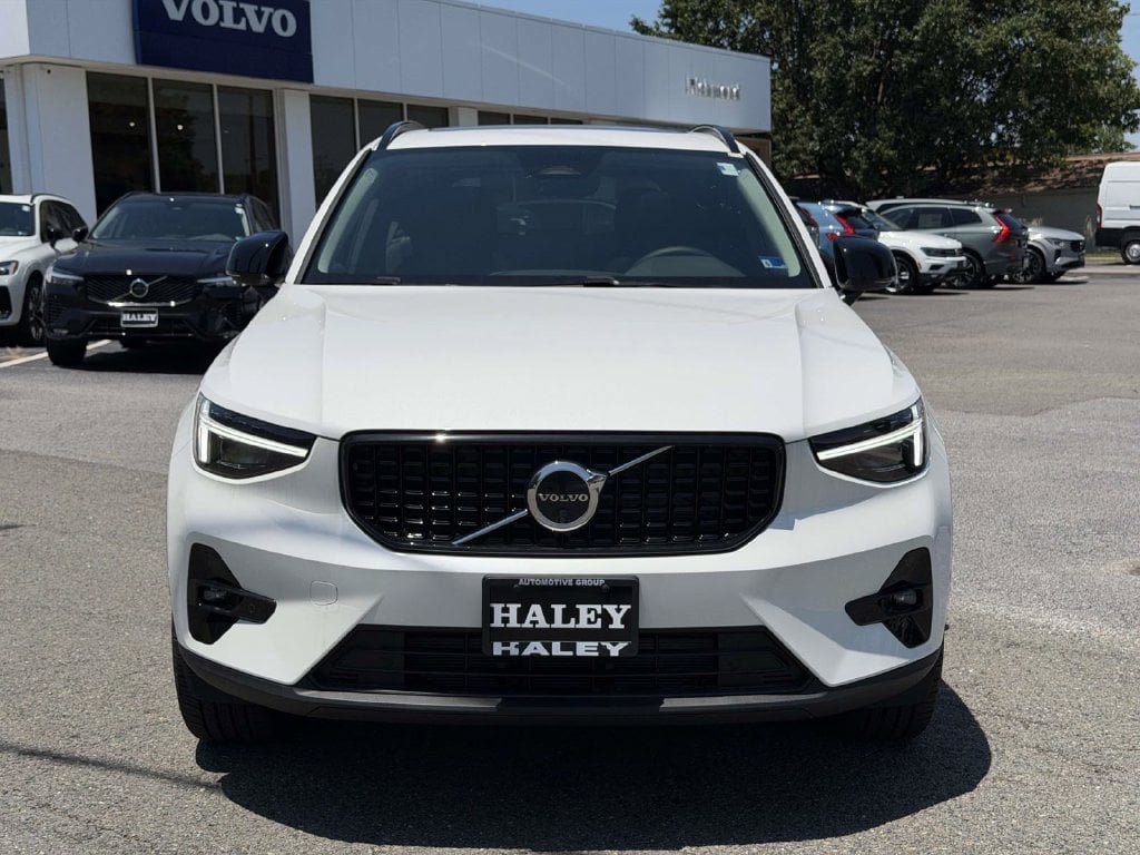New 2026 Volvo XC40 B5 Plus w/ Protection Package Premier AWD/4WD image 23