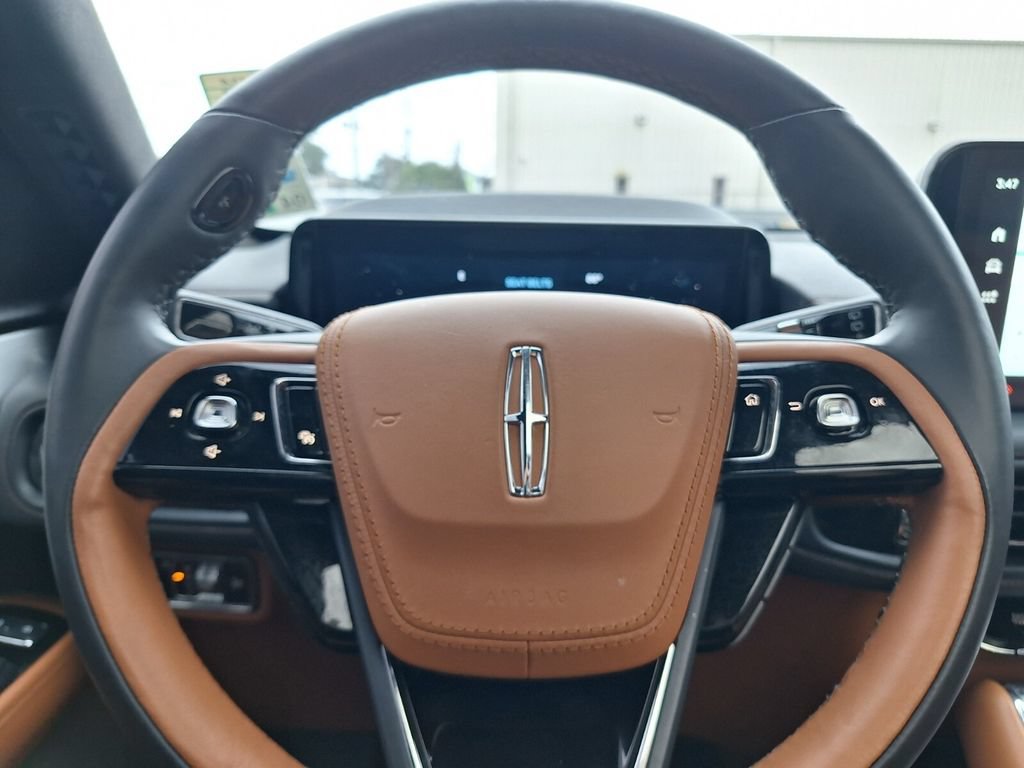 Used 2025 Lincoln Aviator Black Label w/ Jet Appearance Package AWD/4WD image 19