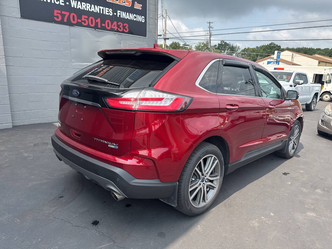 Used 2019 Ford Edge Titanium w/ Cold Weather Package AWD/4WD image 8