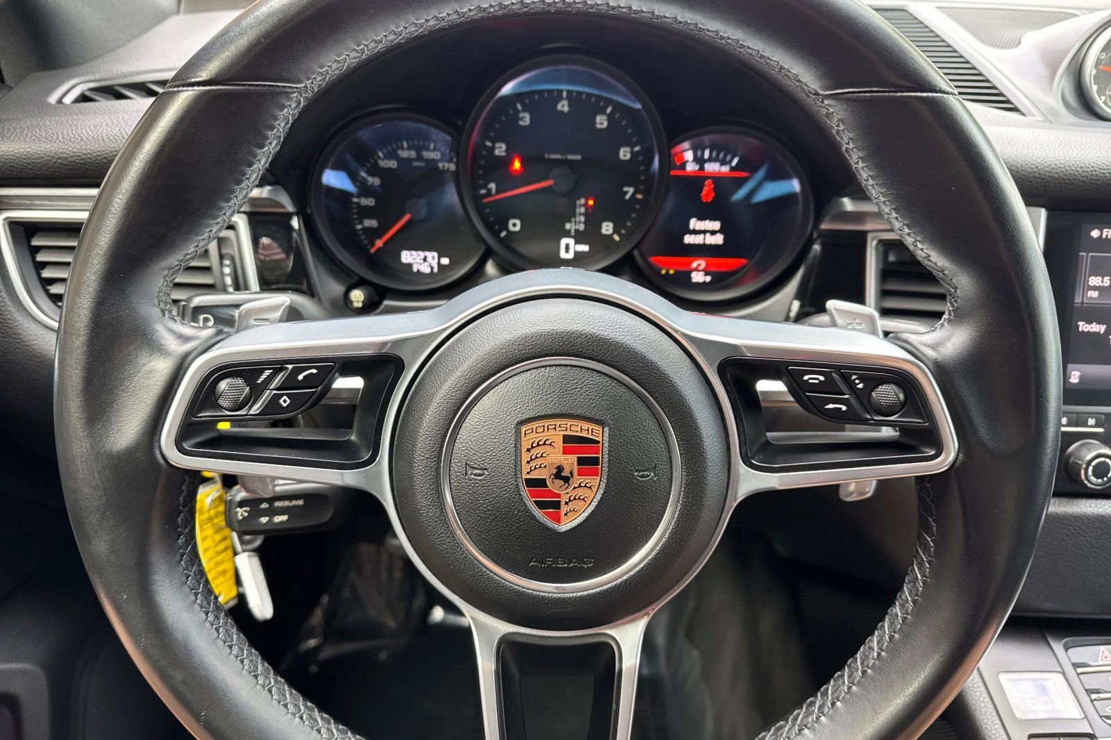 Used 2018 Porsche Macan image 21