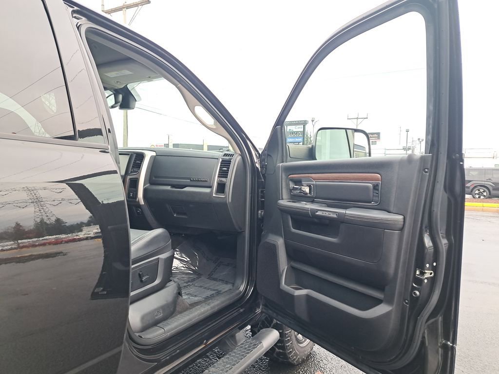 Used 2017 RAM 2500 Laramie w/ Sport Appearance Group image 17