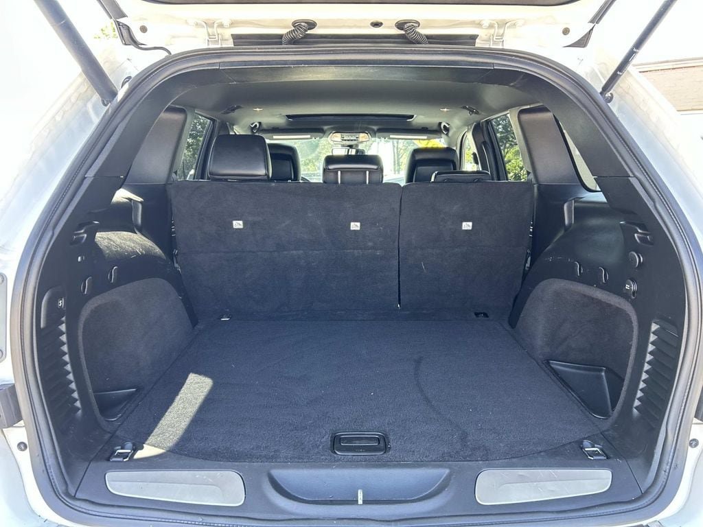 Used 2019 Jeep Grand Cherokee Limited AWD/4WD image 11