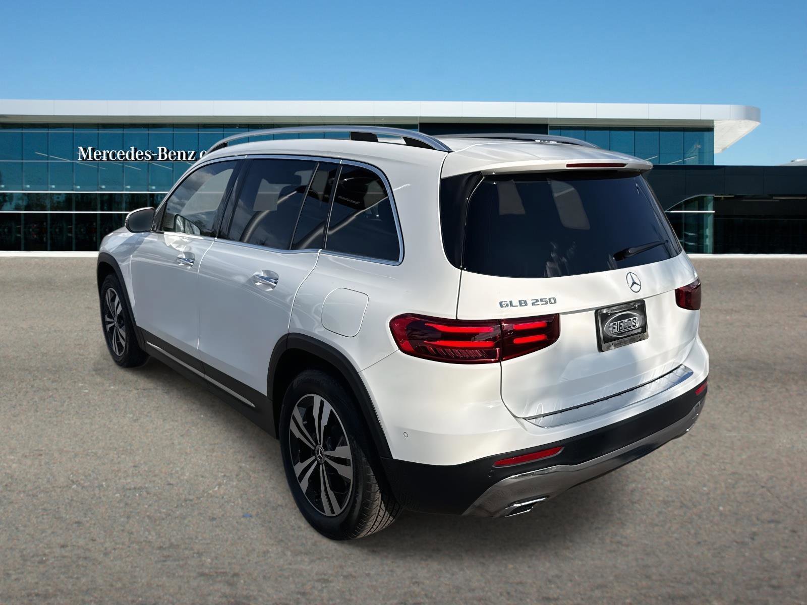 Used 2025 Mercedes-Benz GLB 250 image 5