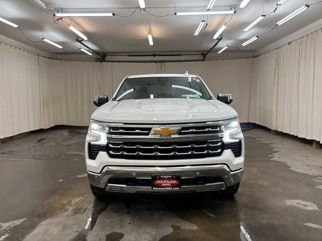 Used 2024 Chevrolet Silverado 1500 LTZ AWD/4WD image 2