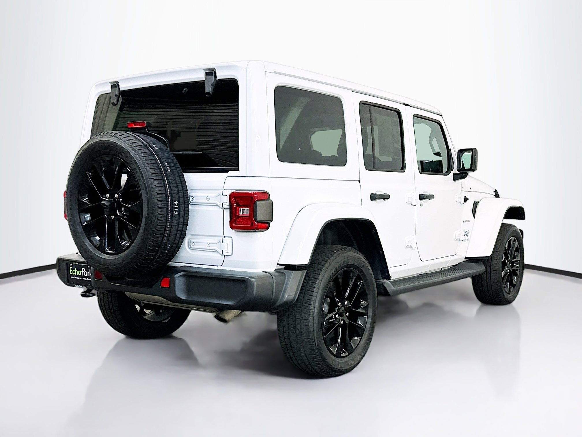Used 2021 Jeep Wrangler Sahara image 9