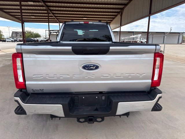 Used 2024 Ford F350 4x4 Crew Cab DRW Super Duty image 7
