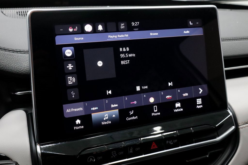 Used 2024 Jeep Compass Limited image 3