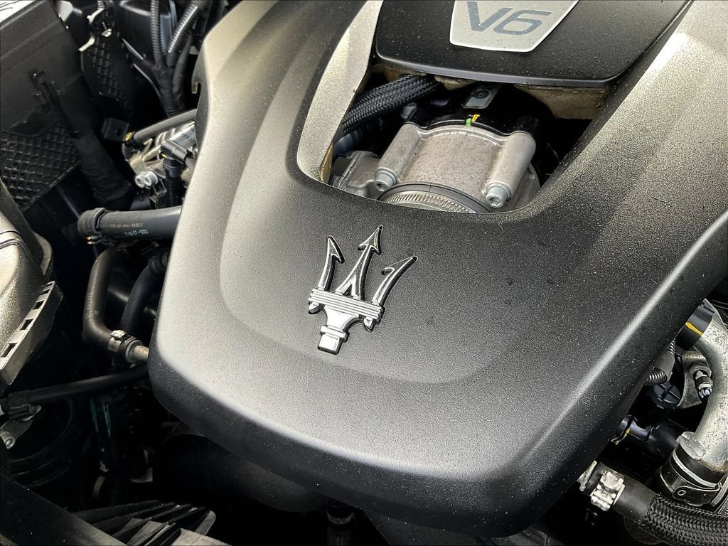 Used 2022 Maserati Levante GT AWD/4WD image 31