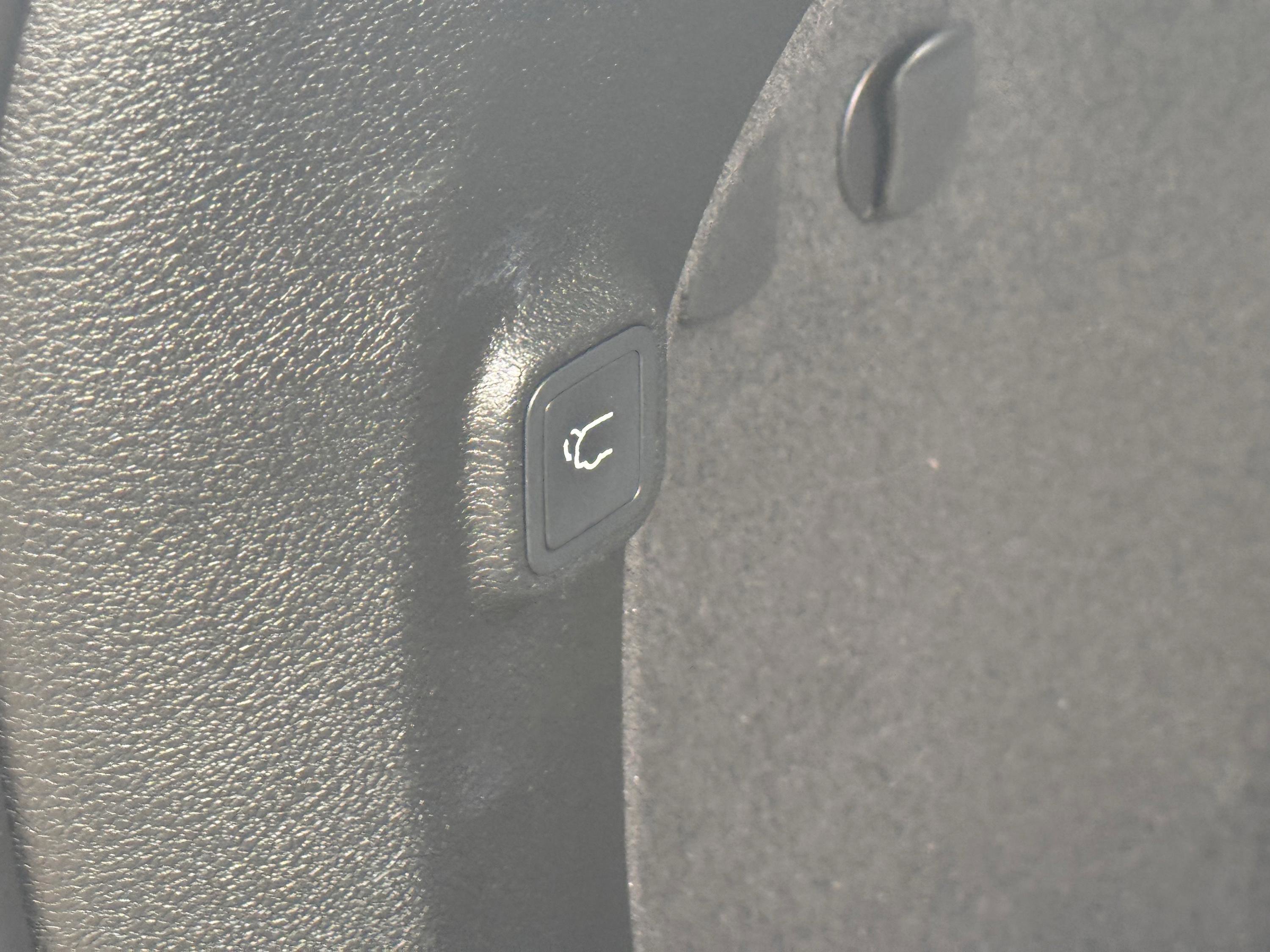 Used 2022 Jeep Cherokee Limited w/ Elite Package AWD/4WD image 31