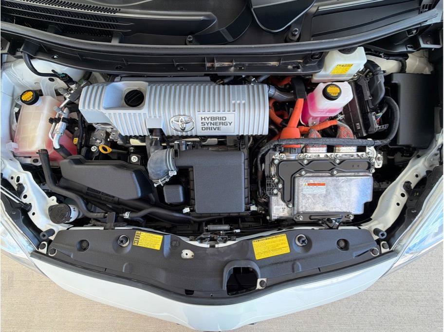 Used 2012 Toyota Prius Five FWD image 31