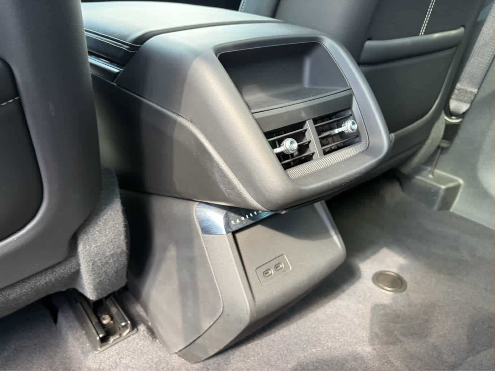 Used 2024 Cadillac Lyriq Sport AWD/4WD image 18