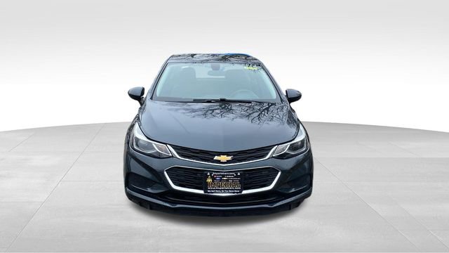 Used 2017 Chevrolet Cruze LT image 2