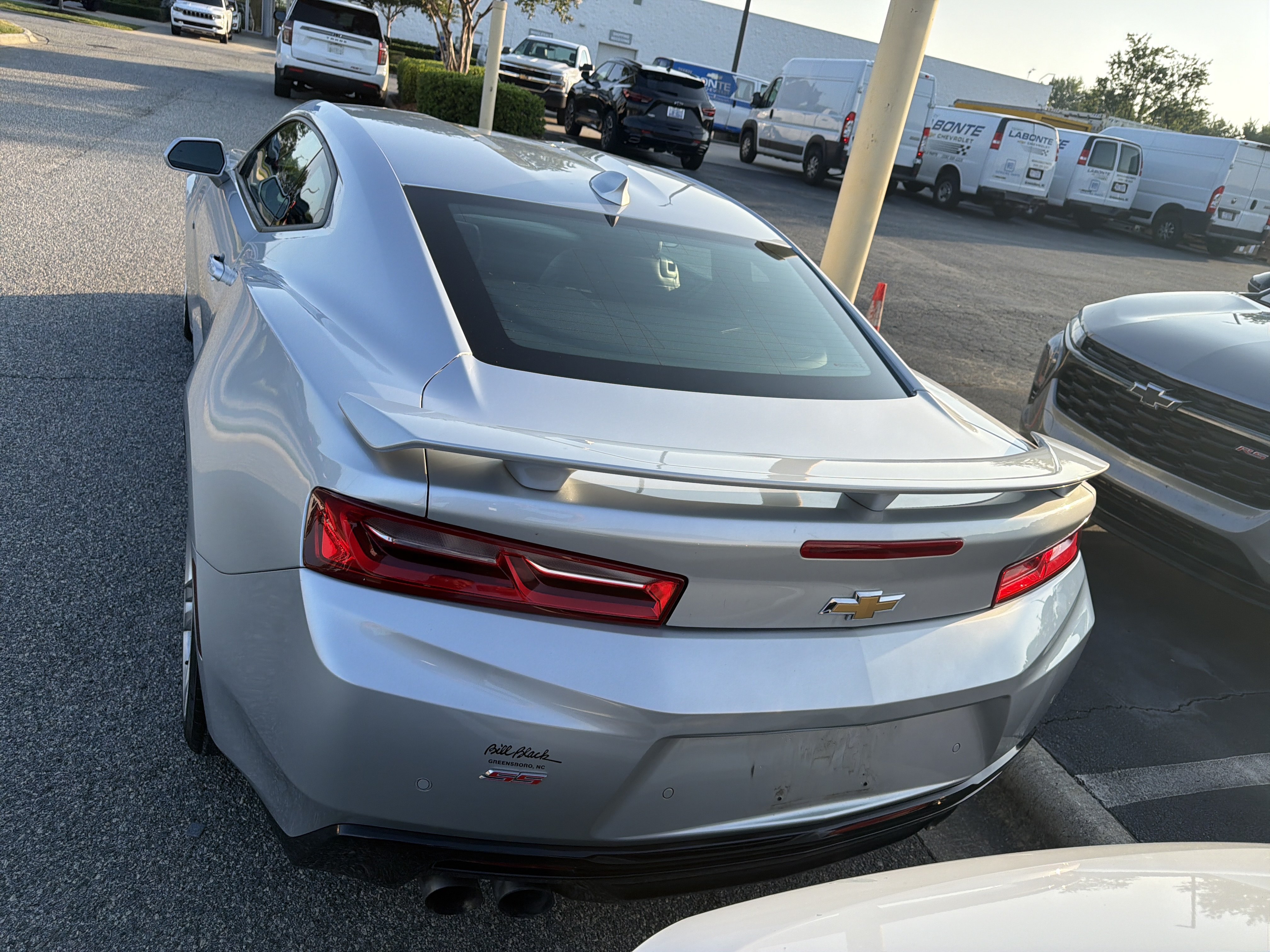 Used 2018 Chevrolet Camaro SS w/ LPO RS/SS Interior Package RWD image 9
