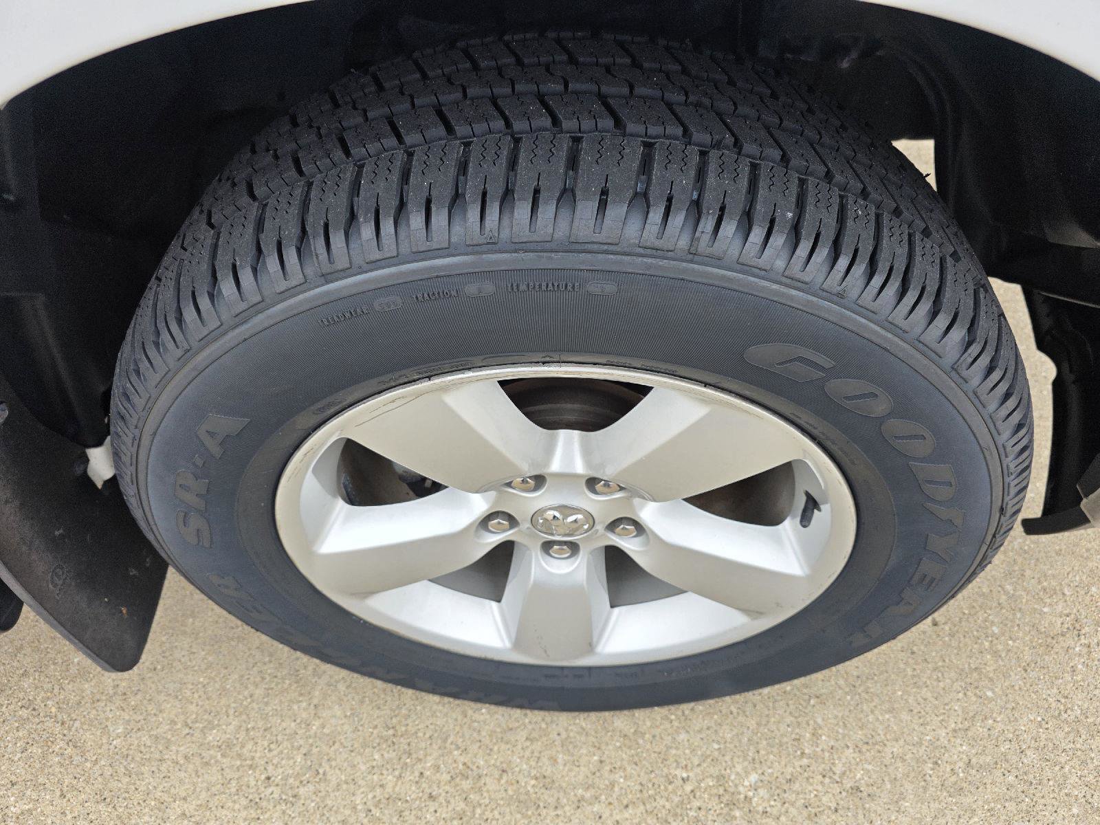 Used 2018 RAM 1500 SLT image 33