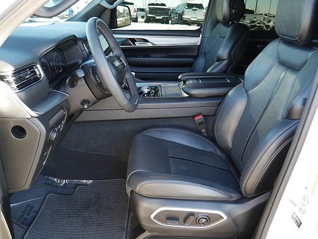 Used 2024 Jeep Wagoneer Series II image 10