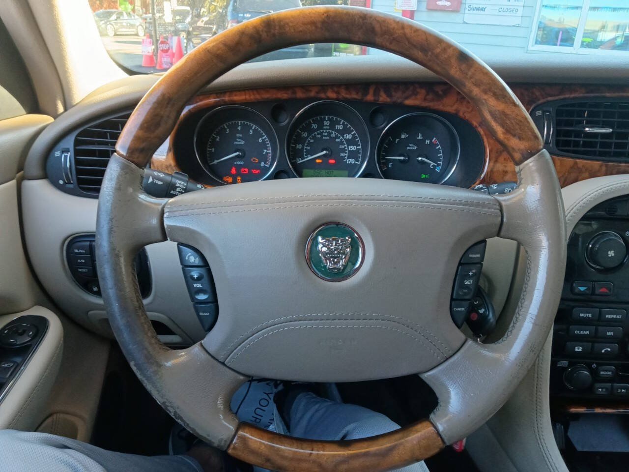 Used 2004 Jaguar XJ8 RWD image 18