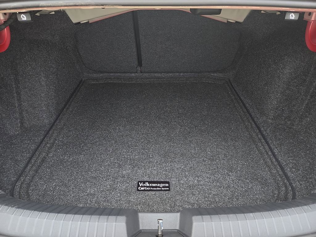 Used 2025 Volkswagen Jetta SE image 16