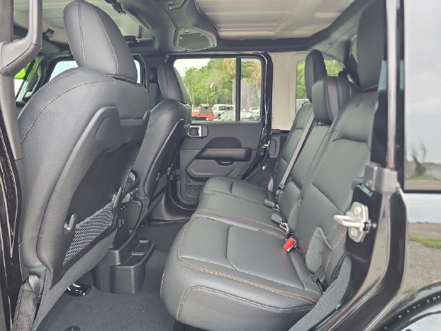 New 2026 Jeep Wrangler Unlimited Sahara w/ Safety Group AWD/4WD image 13