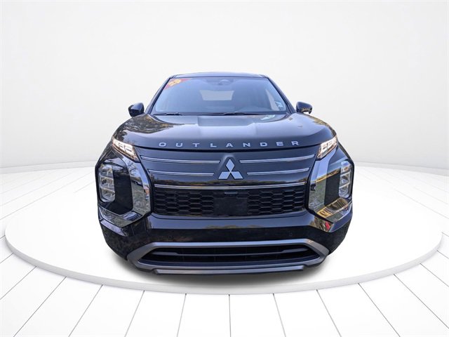 New 2025 Mitsubishi Outlander SE image 9