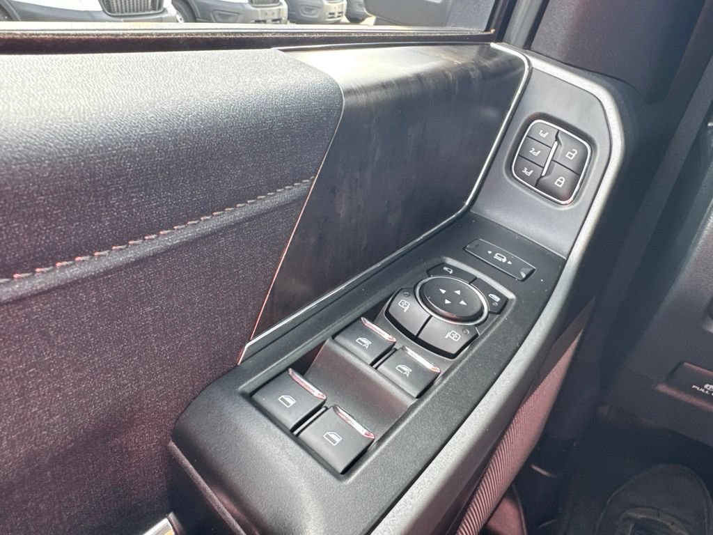 Used 2024 Ford F350 Lariat w/ Lariat Ultimate Package AWD/4WD image 29