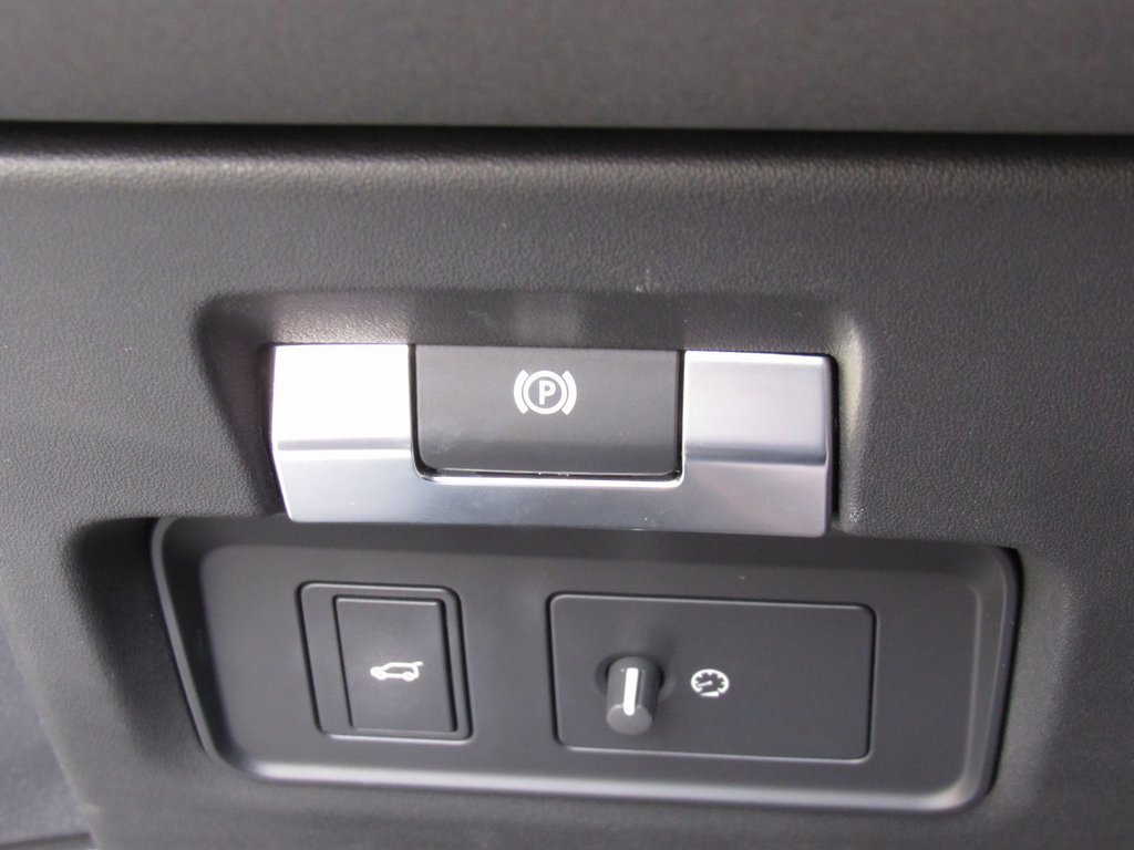 Used 2023 Land Rover Range Rover Evoque R-Dynamic SE image 33