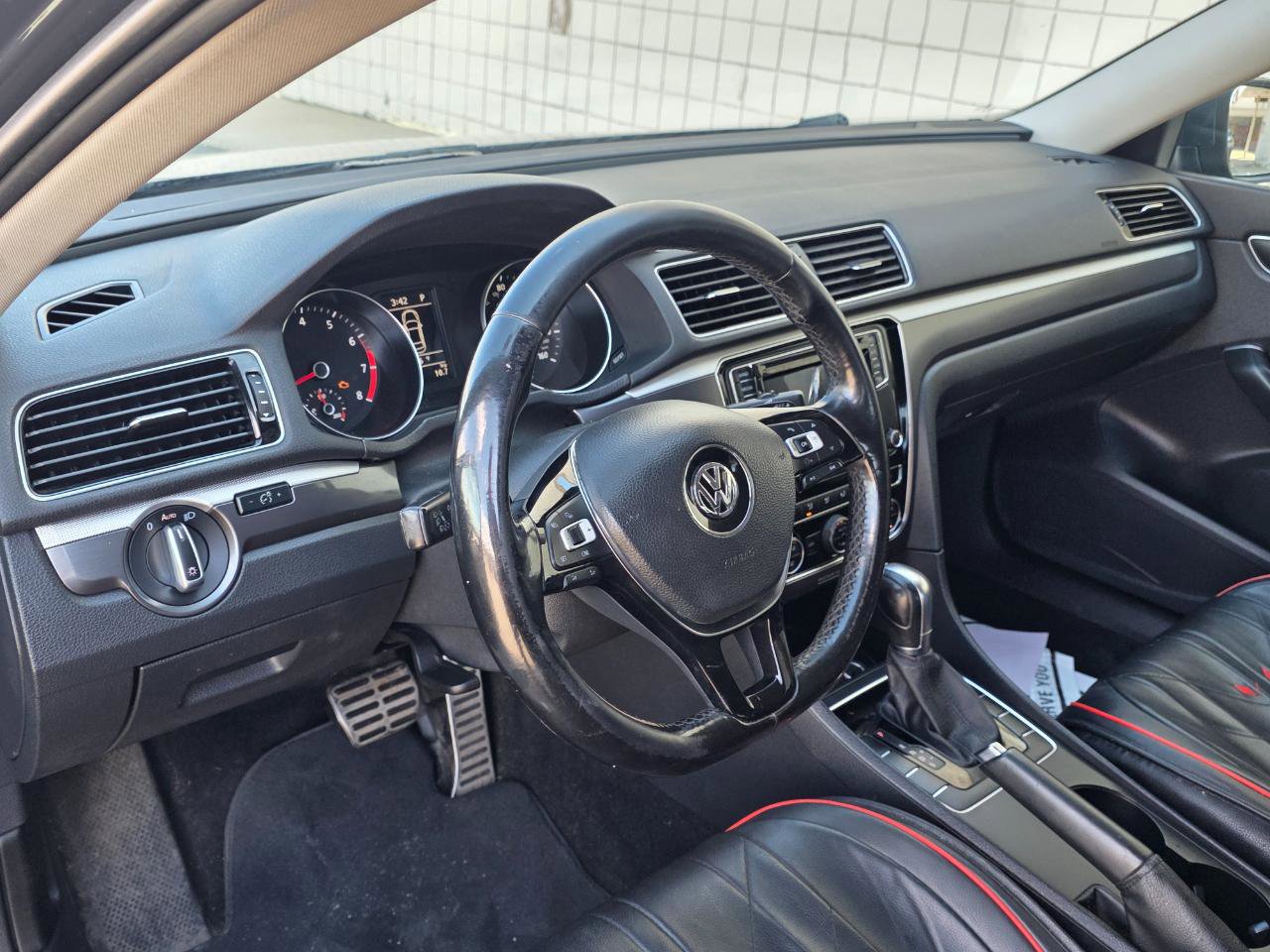 Used 2017 Volkswagen Passat 1.8T R-Line w/ R-Line Lighting Package FWD image 8