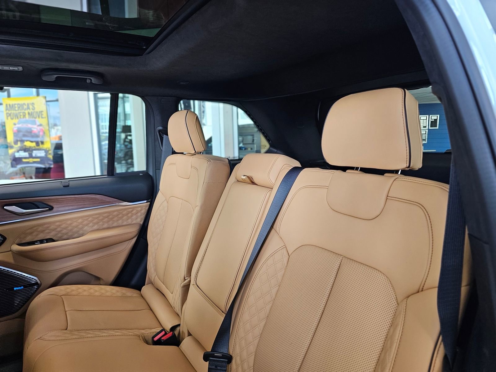 New 2026 Jeep Grand Cherokee Summit image 24