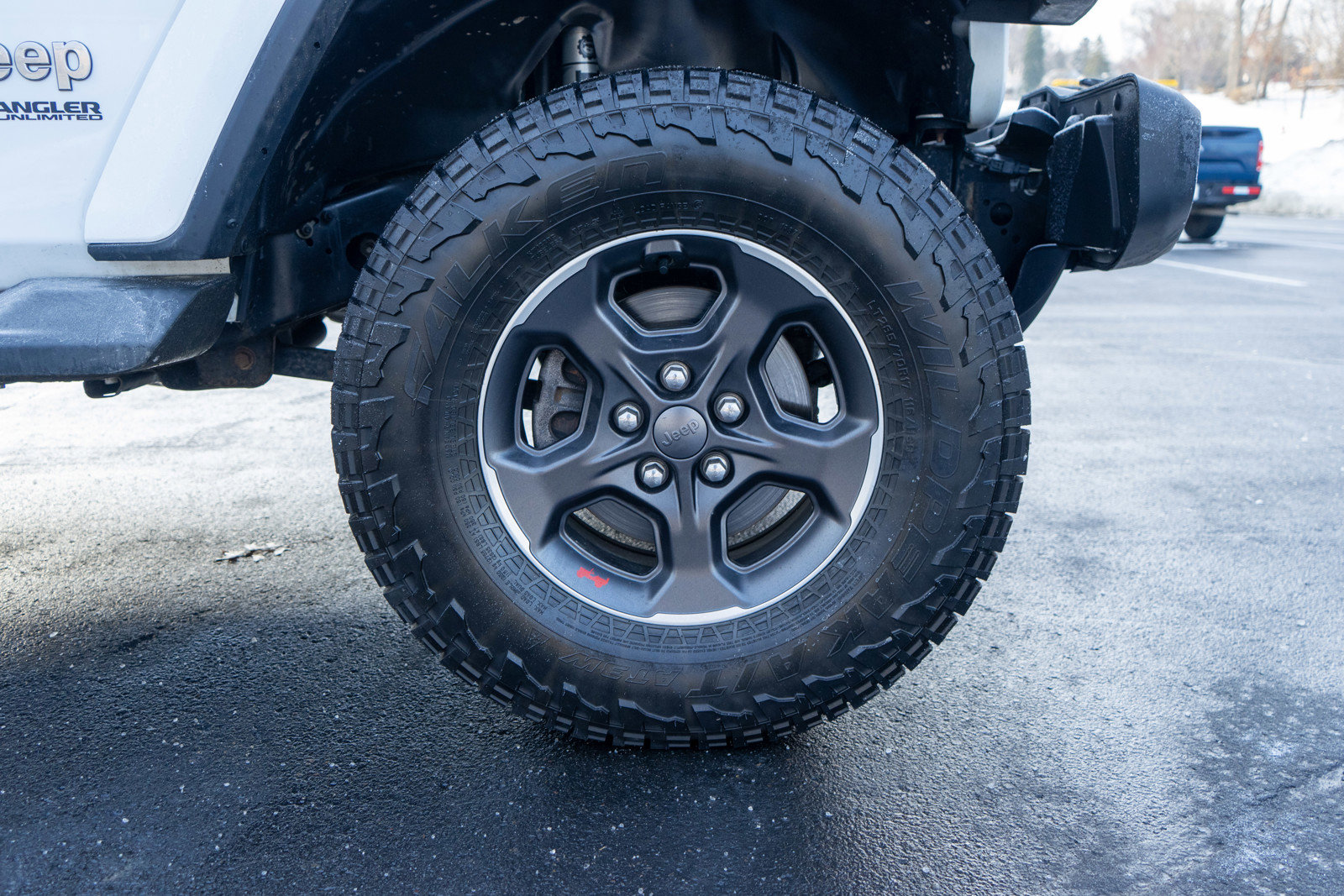 Used 2018 Jeep Wrangler Unlimited Sahara w/ Uconnect 4C Nav & Sound Group image 11