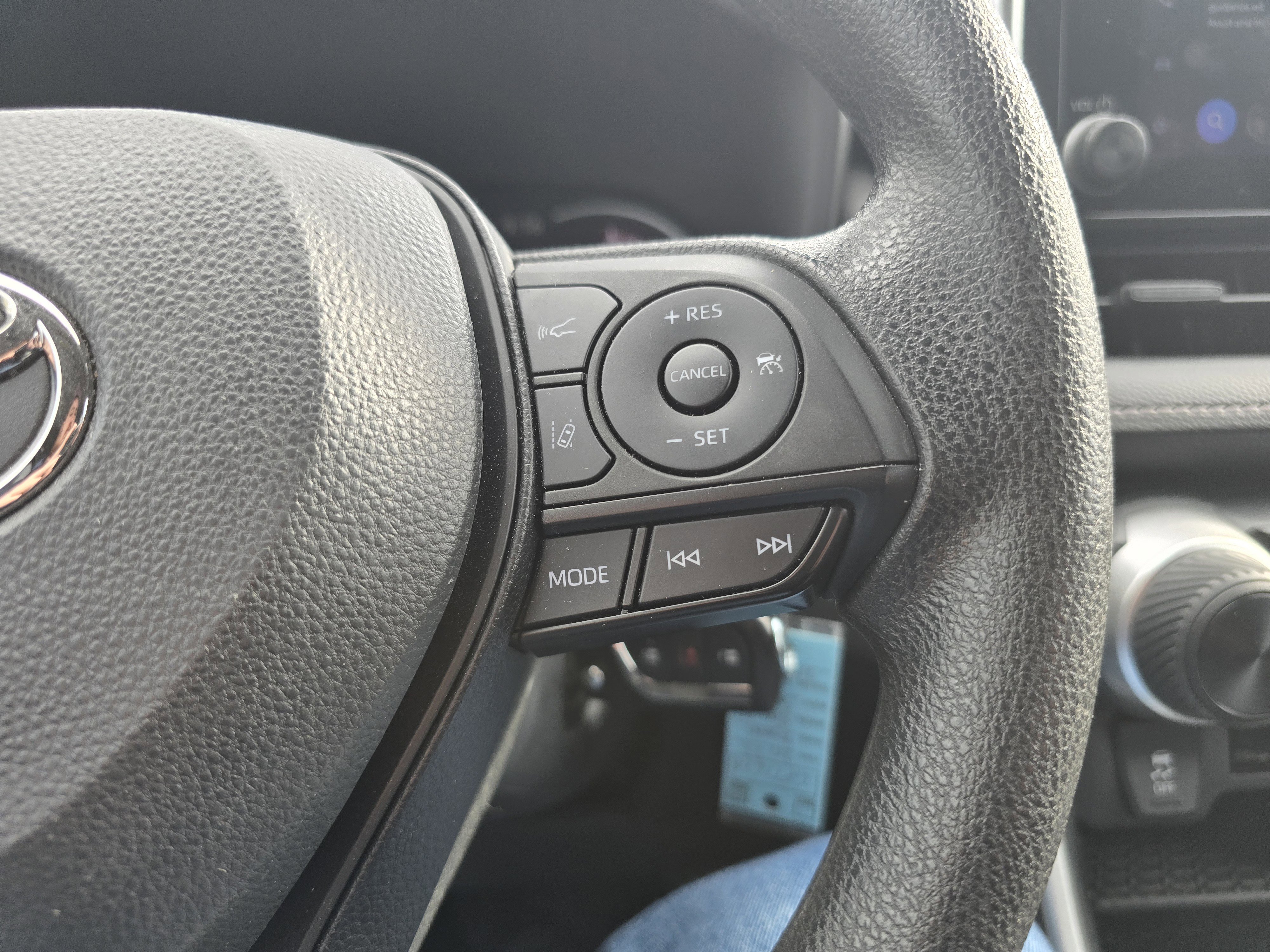 Used 2023 Toyota RAV4 LE FWD image 20