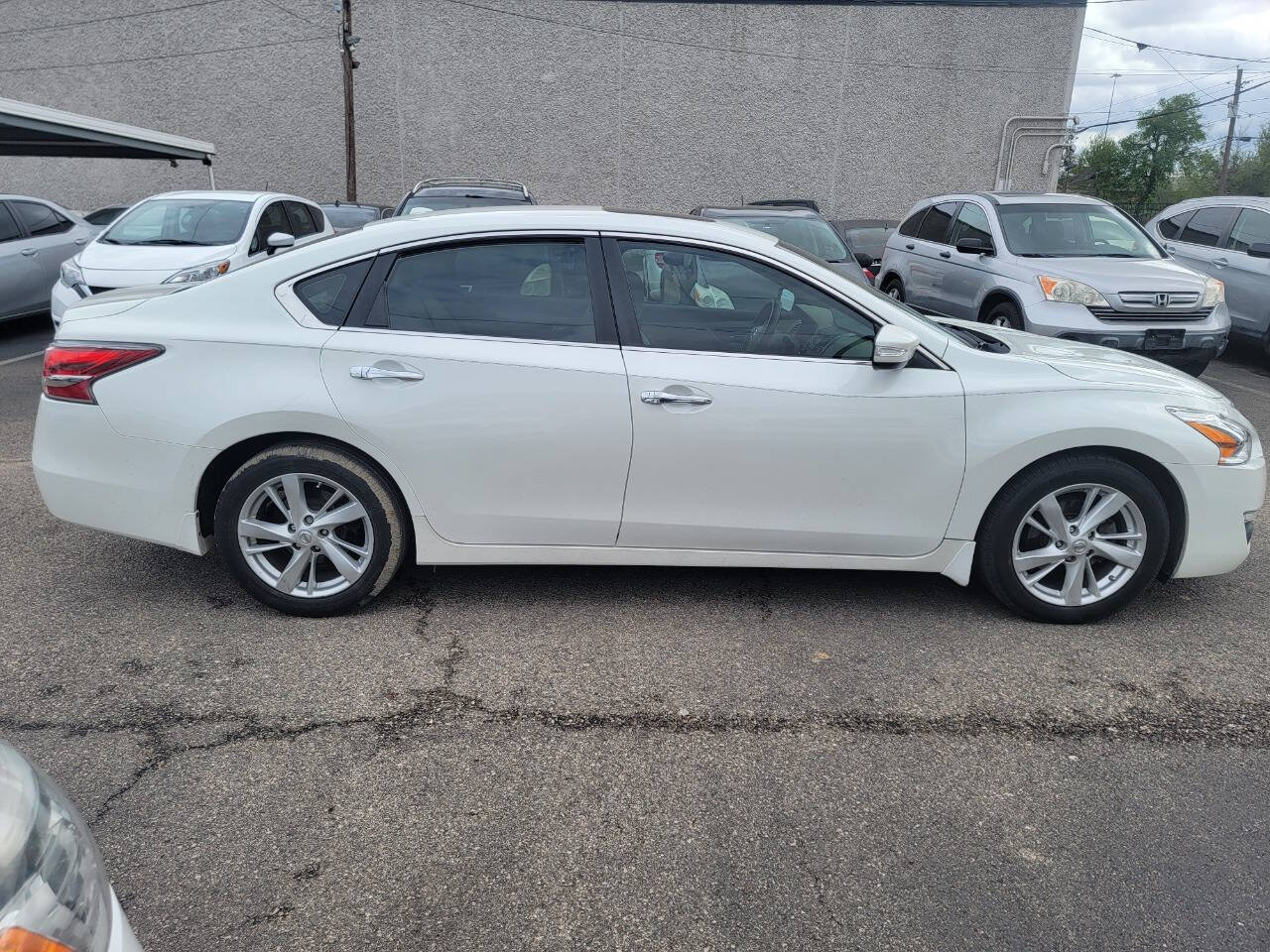 Used 2015 Nissan Altima 2.5 SL w/ Technology Package FWD image 5