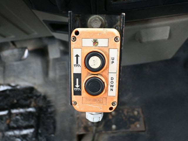 Used 2010 Ford F550 4x4 Regular Cab Super Duty image 31