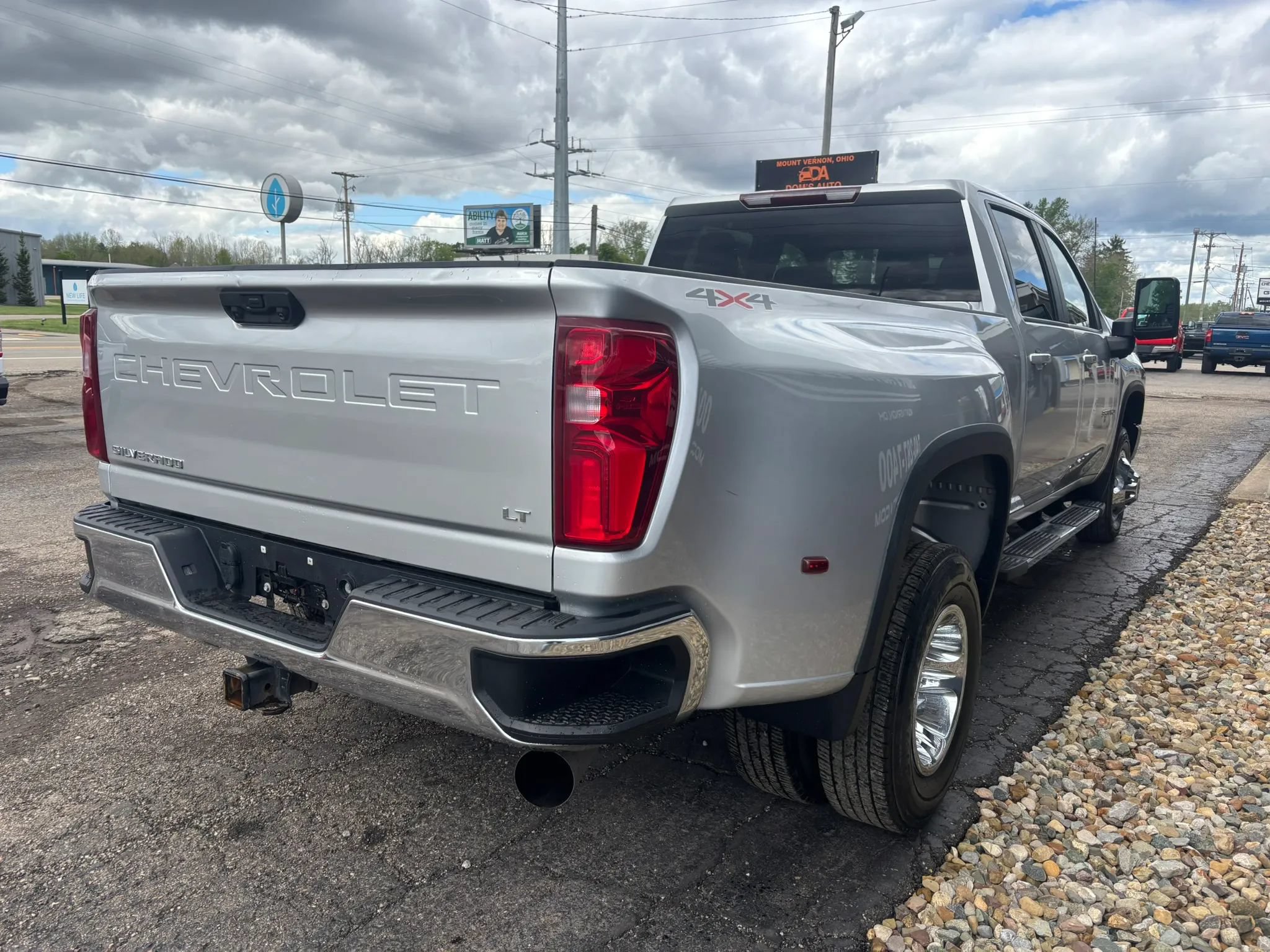 Used 2023 Chevrolet Silverado 3500 LT w/ Convenience Package AWD/4WD image 6