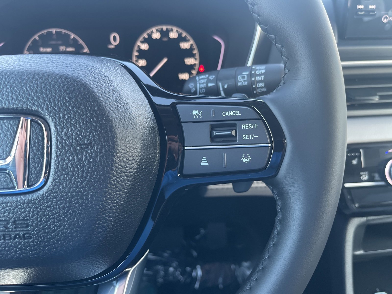 New 2025 Honda Pilot Touring image 30