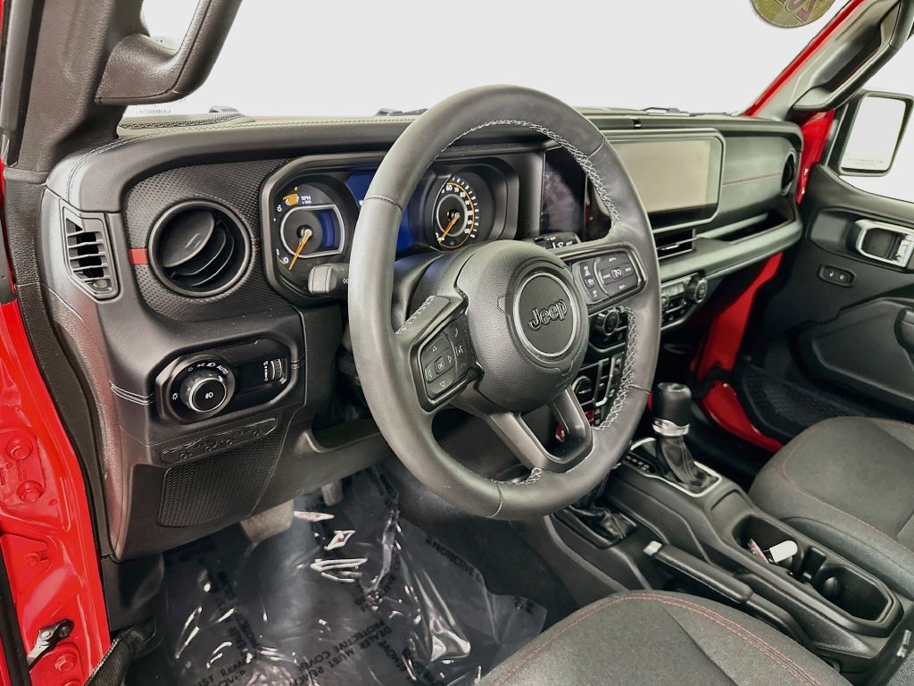 Certified 2025 Jeep Wrangler Unlimited Rubicon w/ Safety Group AWD/4WD image 17