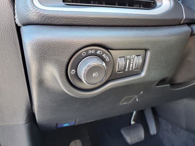 New 2026 Chrysler Pacifica Select image 8
