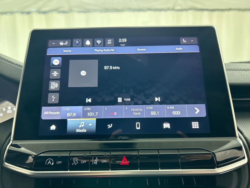 Used 2024 Jeep Compass Latitude w/ Convenience Group image 14