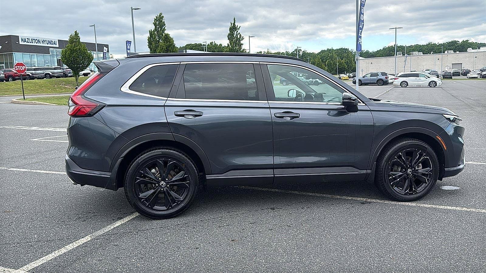 Used 2024 Honda CR-V Sport Touring image 4