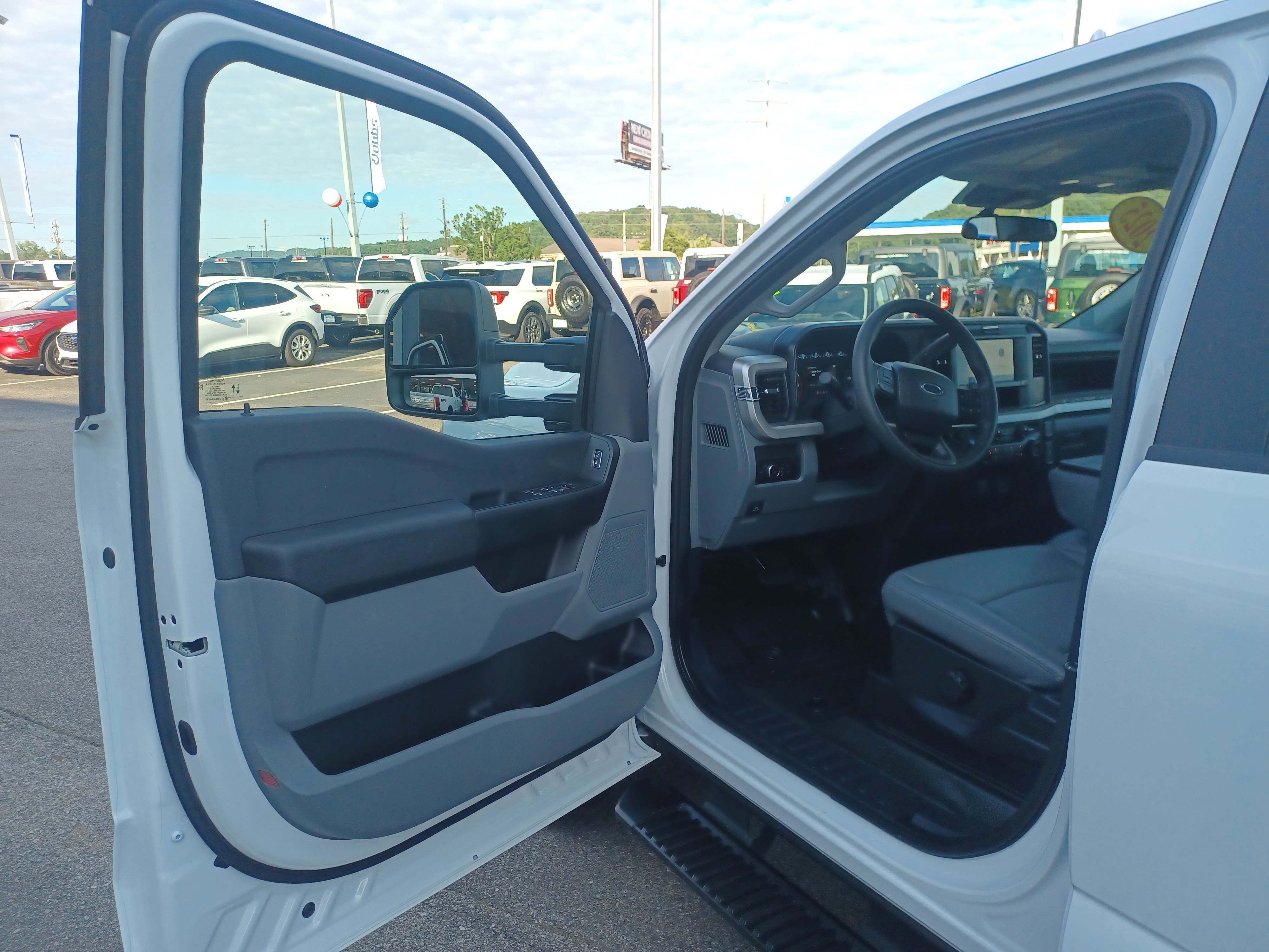 Used 2025 Ford F250 XL w/ XL Chrome Package image 13