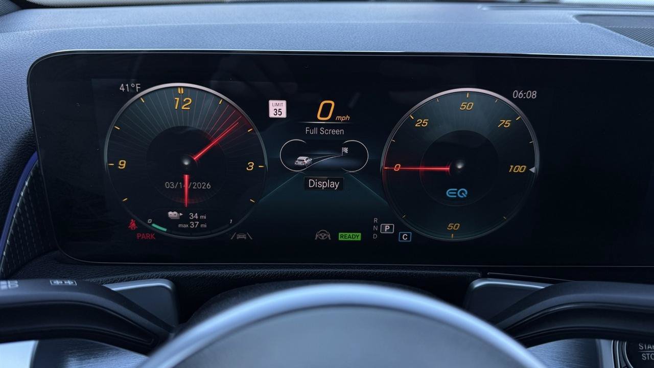 Used 2022 Mercedes-Benz EQB 300 4MATIC image 33