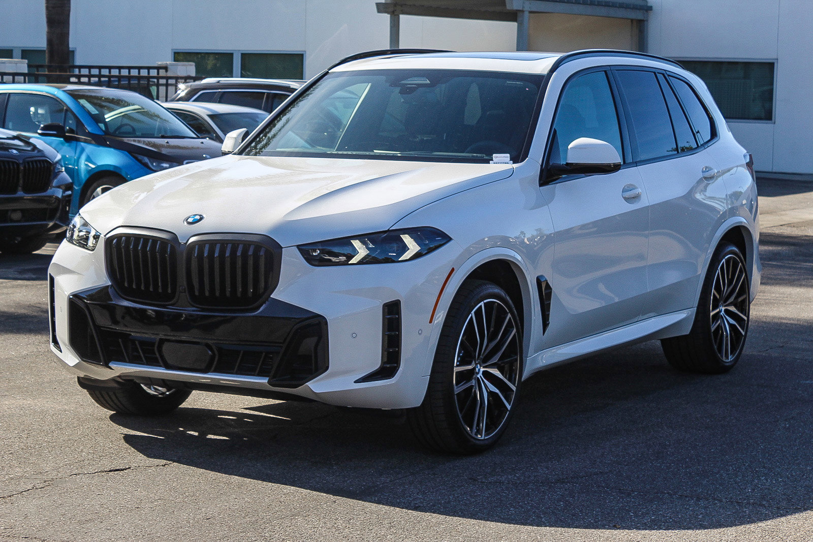 New 2026 BMW X5 sDrive40i w/ M Sport Package image 3