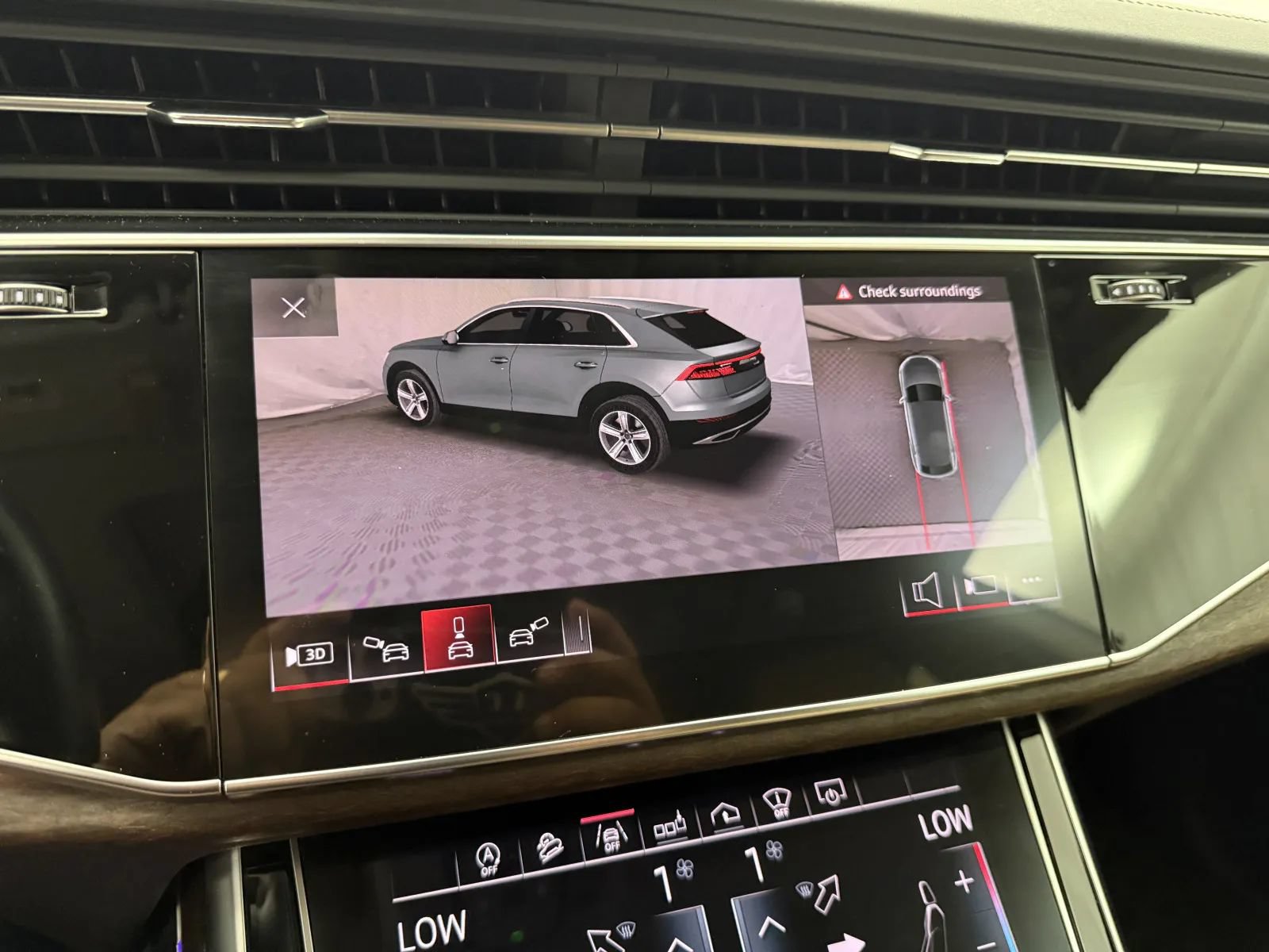 Used 2019 Audi Q8 Prestige w/ Adaptive Chassis Package AWD/4WD image 40